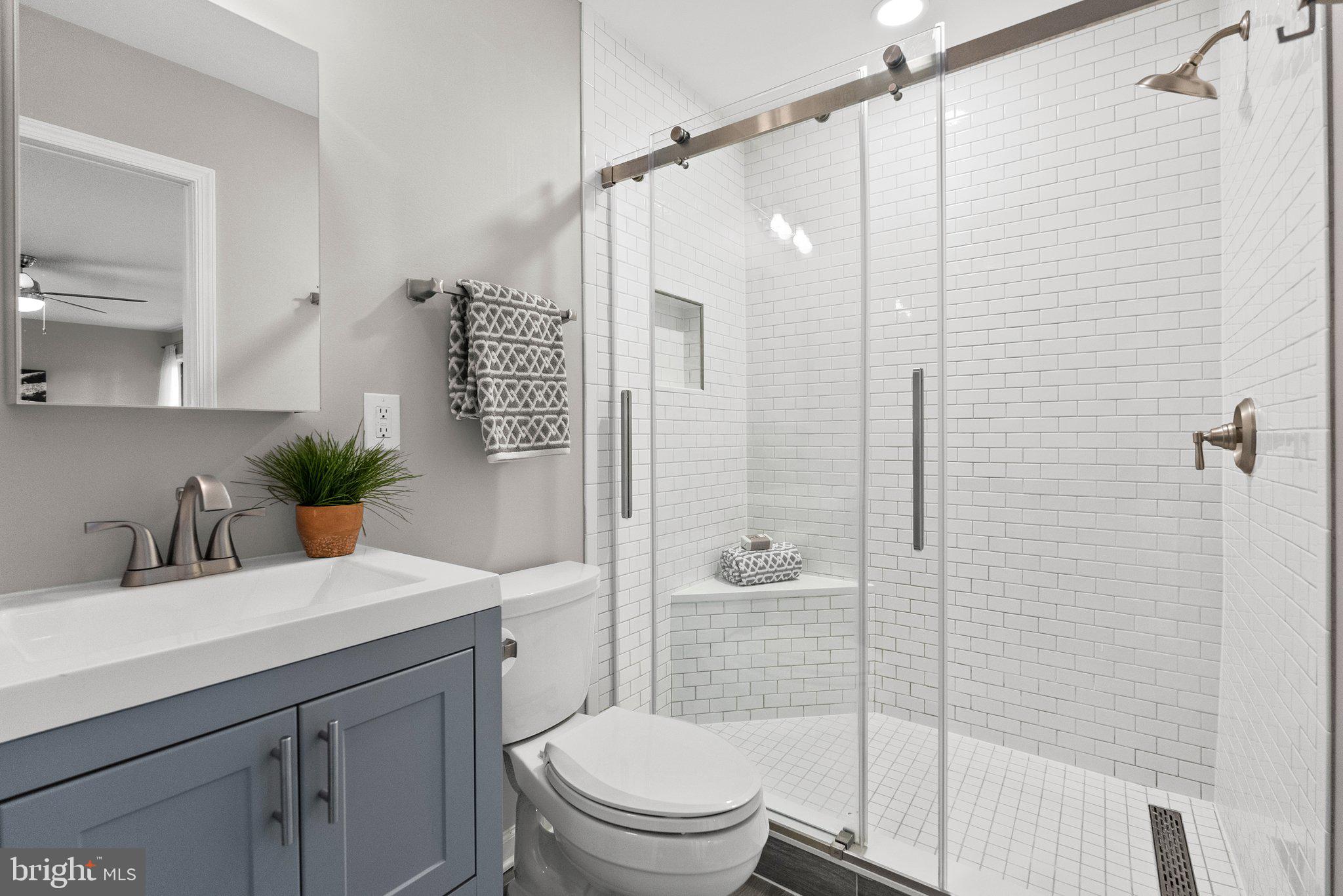 4431 Flintstone Road Alexandria, VA 22306 - Photo 42 of 57 Private bath upstairs
