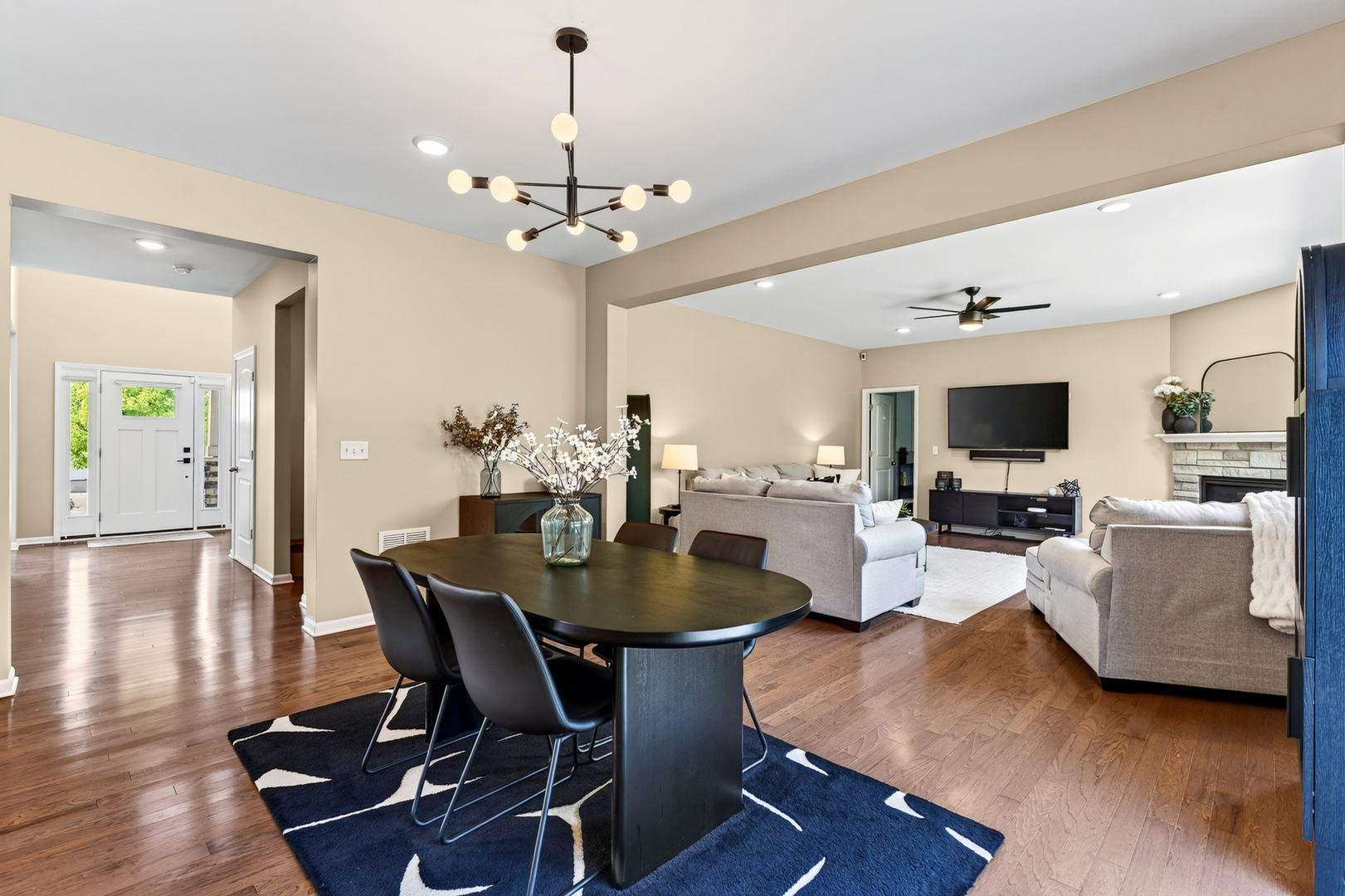 4342 Rudyard Kipling Road Elgin, IL 60124 - Photo 13 of 44 Gallery Image 13
