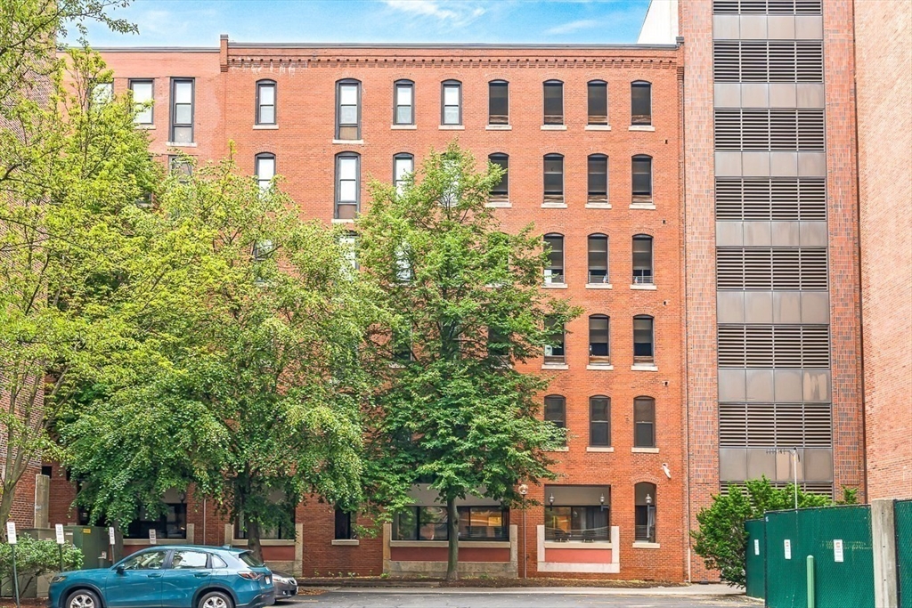 33 Sleeper Street, Unit 106 Boston, MA 02210 - Photo 35 of 36