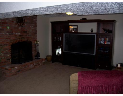 1086 Chapel Road Monaca, PA 15061 - Photo 16 of 18 Den/Family/Great Room.