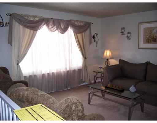 1086 Chapel Road Monaca, PA 15061 - Photo 7 of 18 Living Room.