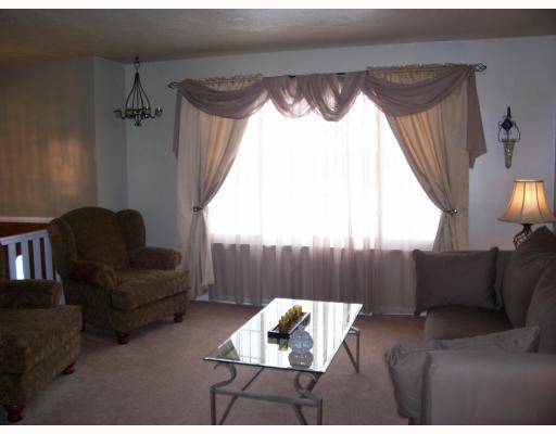 1086 Chapel Road Monaca, PA 15061 - Photo 8 of 18 Living Room.