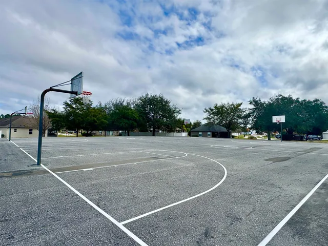 a view of a tennis court