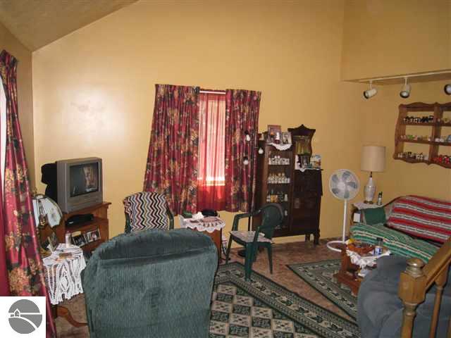 5400 Cedar Valley Road Traverse City, MI 49684 - Photo 4 of 15 1706829-3.JPG