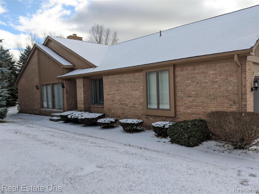 2203 London Bridge Drive Rochester Hills, MI 48307 - Photo 2 of 26