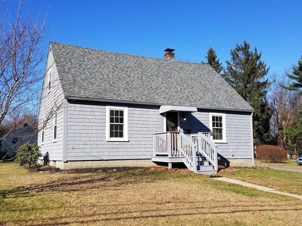 21 Stoneleigh Road Holden, MA 01520 - Photo 1 of 37 Gallery Image 1