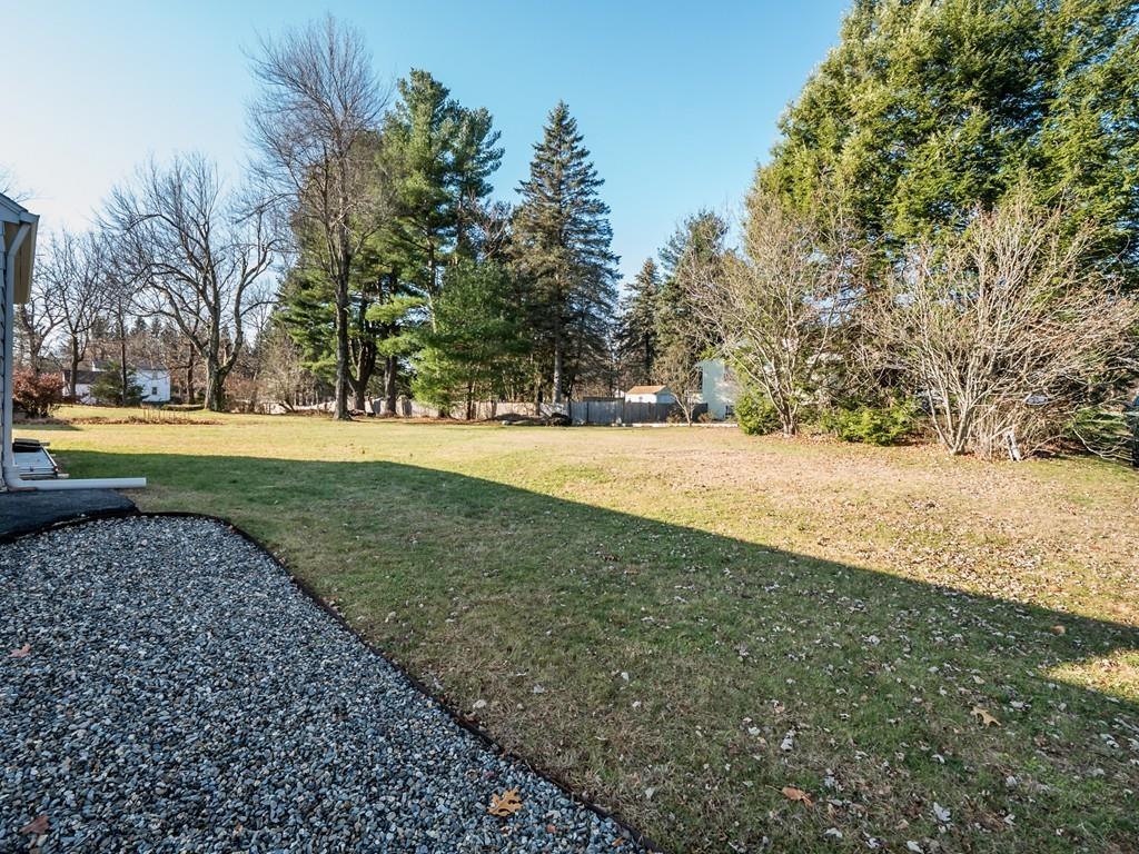 21 Stoneleigh Road Holden, MA 01520 - Photo 34 of 37 Gallery Image 34