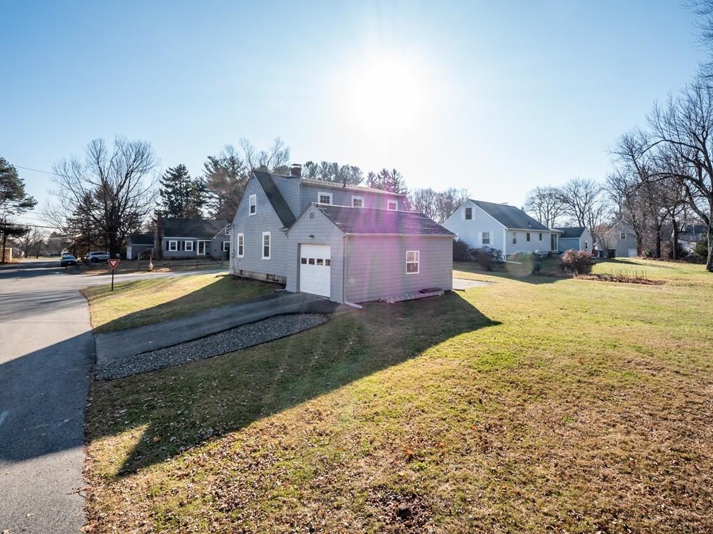 21 Stoneleigh Road Holden, MA 01520 - Photo 37 of 37 Gallery Image 37