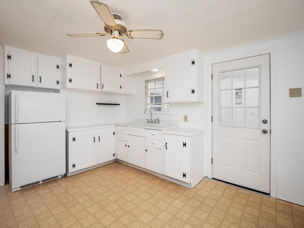 21 Stoneleigh Road Holden, MA 01520 - Photo 10 of 37 Gallery Image 10