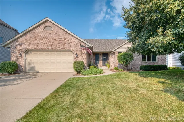 $395,000 | 1331 Yorkshire Drive North, Sycamore, IL 60178