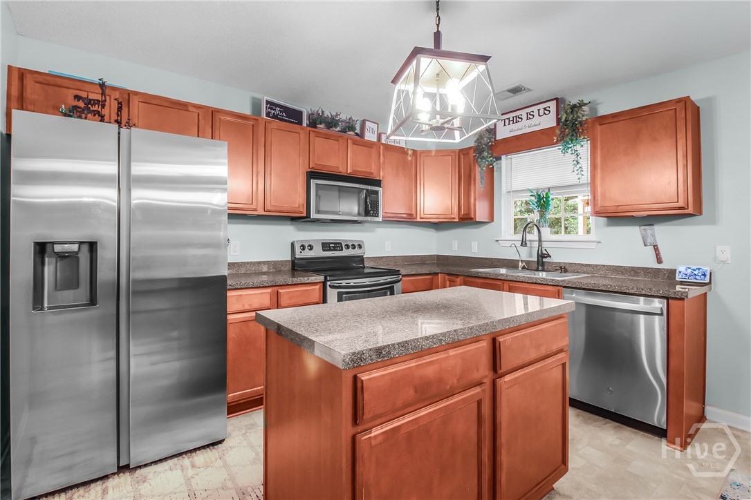 156 Stonewalk Drive Rincon, GA 31326 - Photo 13 of 68 Kitchen