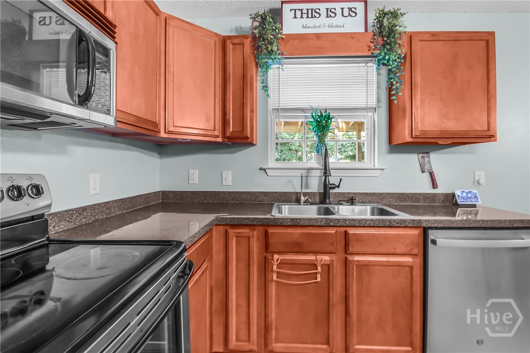 156 Stonewalk Drive Rincon, GA 31326 - Photo 16 of 68 Kitchen