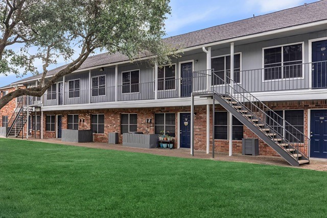 2101 Mustang Road Alvin, TX 77511 - Photo 12 of 14