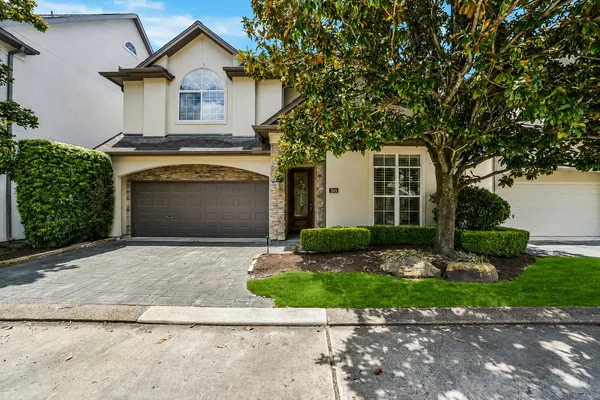 $850,000 | 7615 East Jordan Cove, Houston, TX 77055