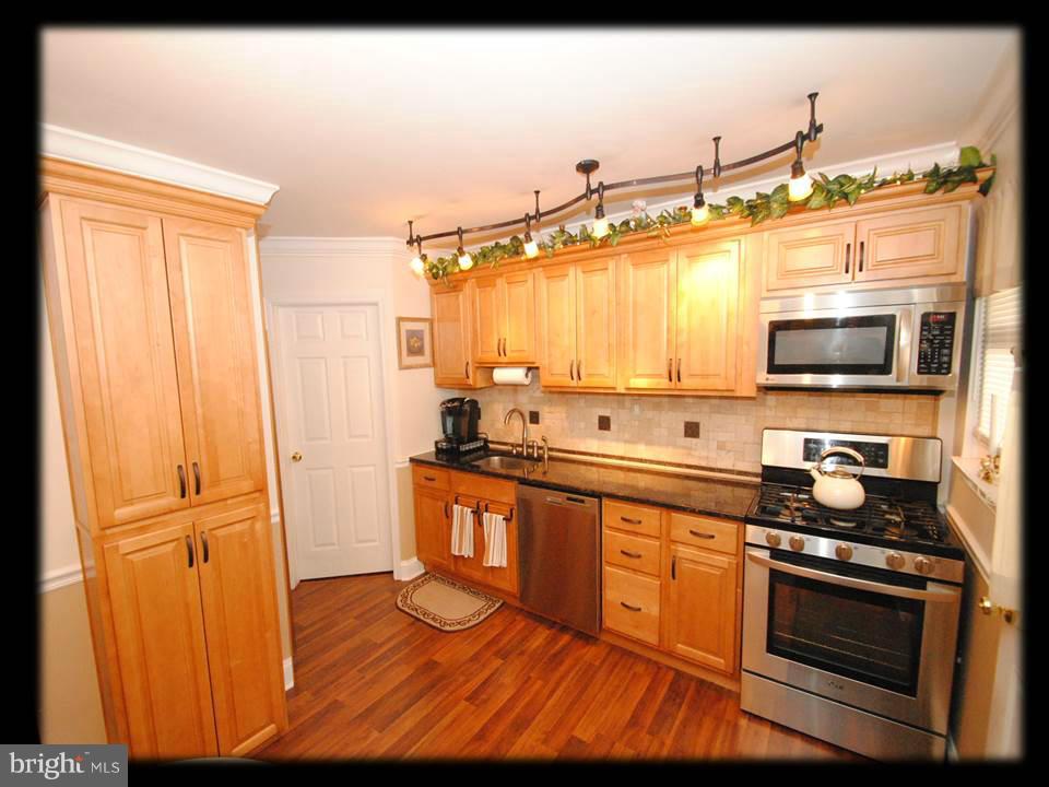 8612 Willow Oak Road Baltimore, MD 21234 - Photo 12 of 30 BRAND NEW GRANITE CHEFS KITCHEN W/STAINLESS APPS