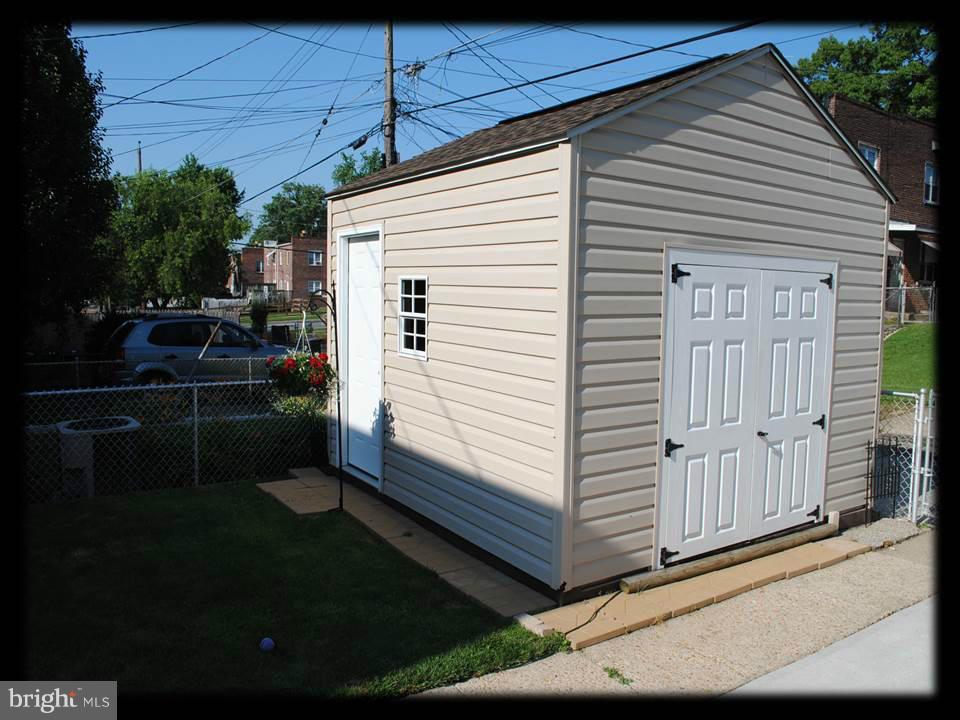 8612 Willow Oak Road Baltimore, MD 21234 - Photo 17 of 30 MINI GARAGE OFF PARKING PAD