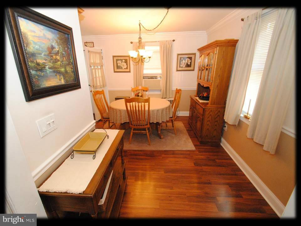 8612 Willow Oak Road Baltimore, MD 21234 - Photo 10 of 30 GORGEOUS WOOD LOOK LAMINATE FLOORING