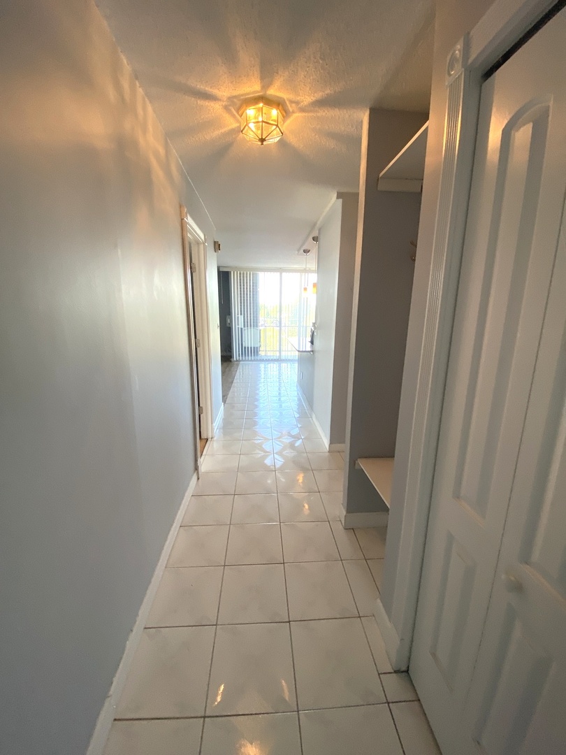 1043 South York Road, Unit 411 Bensenville, IL 60106 - Photo 3 of 18