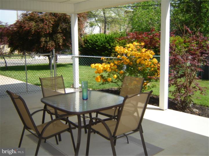 125 Roberts Road Aston, PA 19014 - Photo 18 of 20 Porch