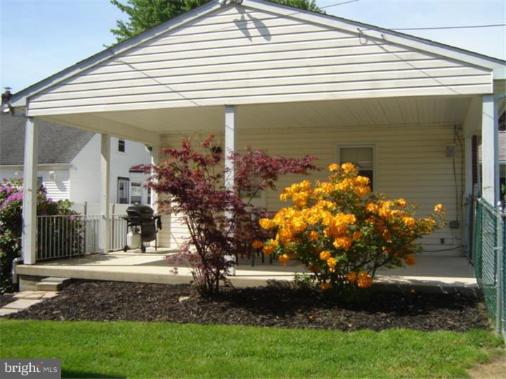 125 Roberts Road Aston, PA 19014 - Photo 19 of 20 Porch