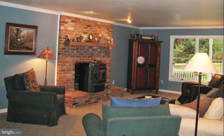 231 Grays Road Lothian, MD 20711 - Photo 5 of 30 Family Room