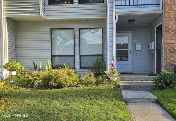 $2,995 | 5 C Twin Rivers Drive, Unit C, East Windsor, NJ 08520