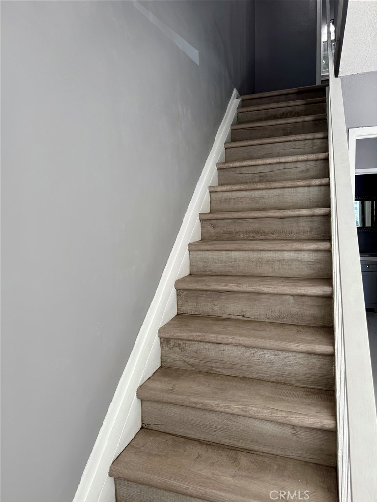 470 West Jackson Street Rialto, CA 92376 - Photo 15 of 28 a view of entryway