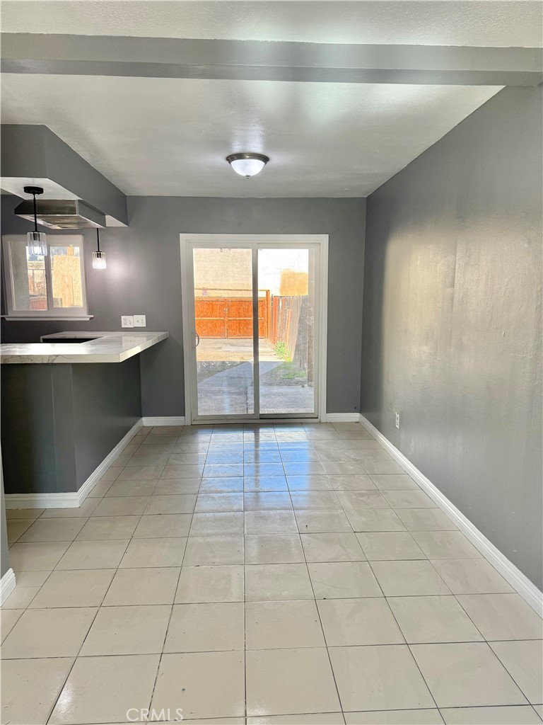 470 West Jackson Street Rialto, CA 92376 - Photo 7 of 28 a view of an empty room and window
