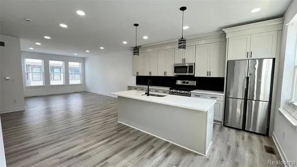 $3,500 | 2882 Summers Place, Troy, MI 48084