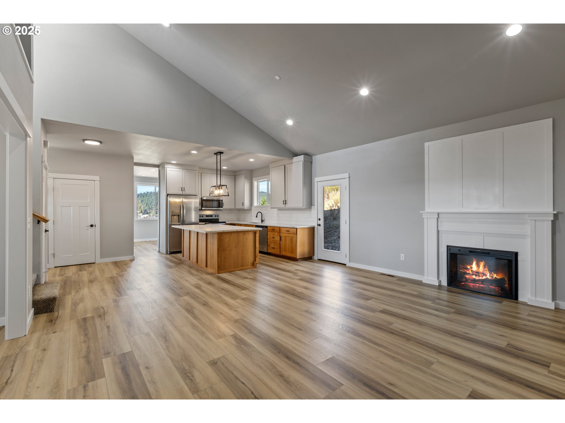 664 Brooks Loop Sutherlin, OR 97479 - Photo 16 of 45