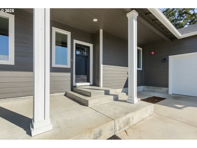 $485,000 | 664 Brooks Loop, Sutherlin, OR 97479