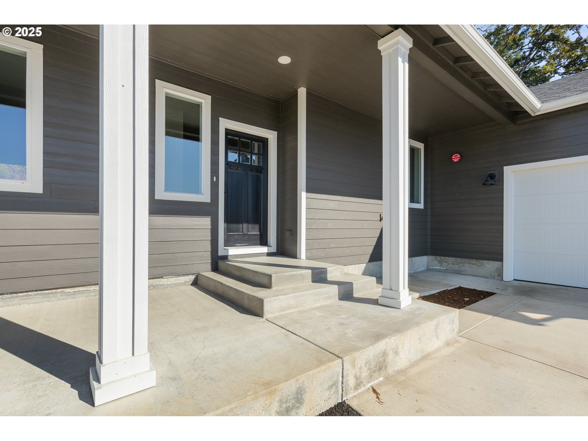 664 Brooks Loop Sutherlin, OR 97479 - Photo 3 of 45