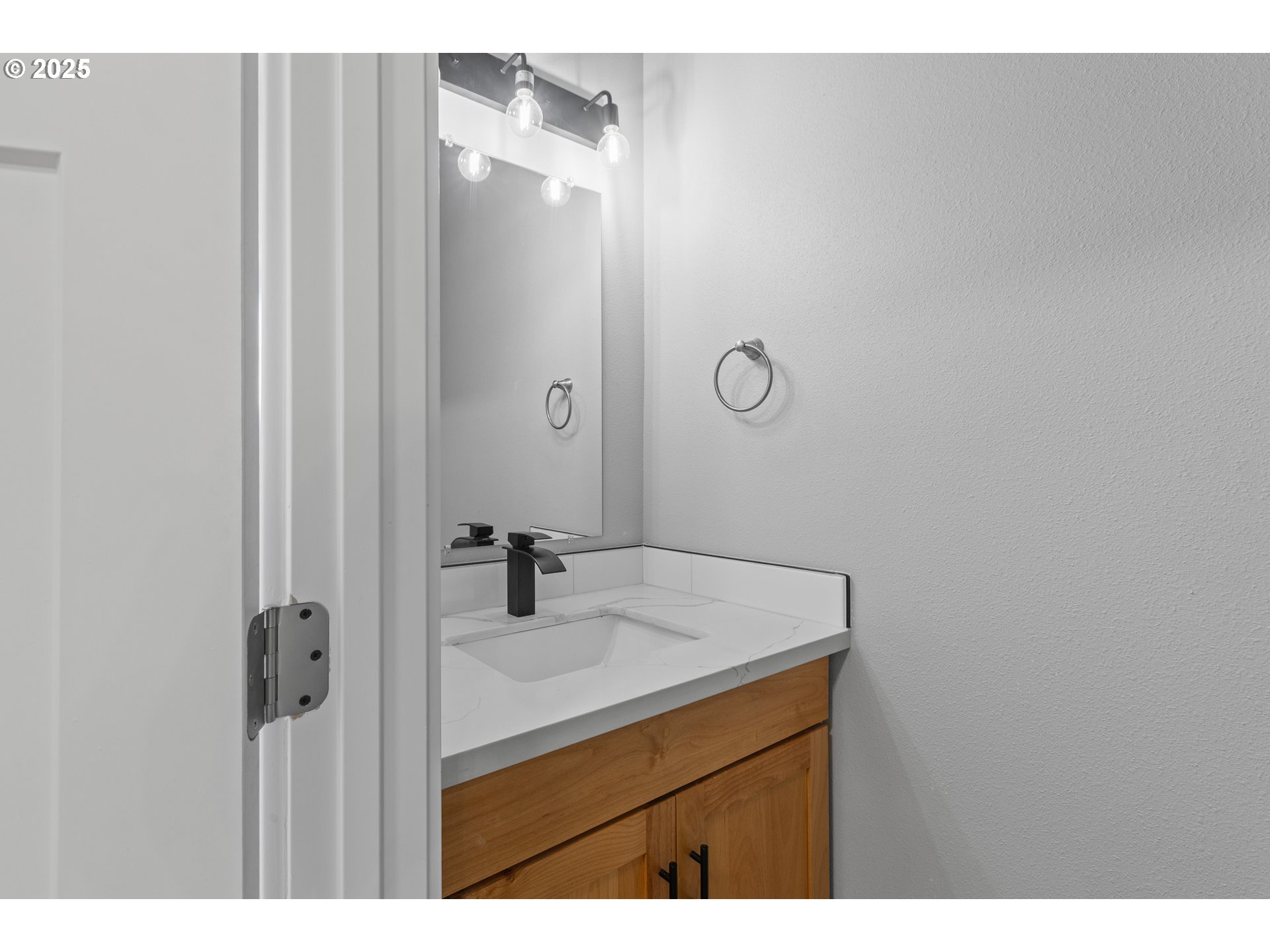 664 Brooks Loop Sutherlin, OR 97479 - Photo 33 of 45