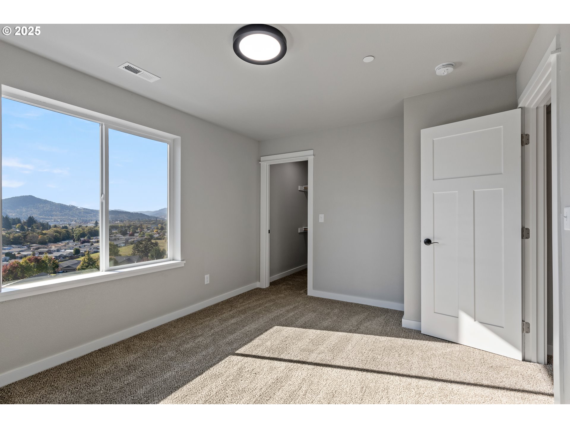 664 Brooks Loop Sutherlin, OR 97479 - Photo 34 of 45