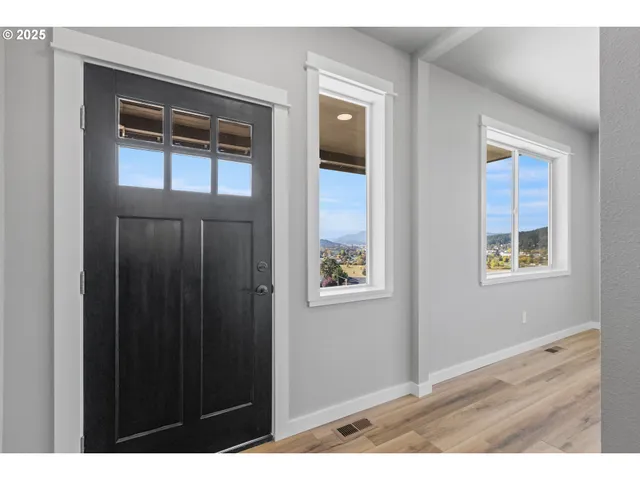 $485,000 | 664 Brooks Loop, Sutherlin, OR 97479