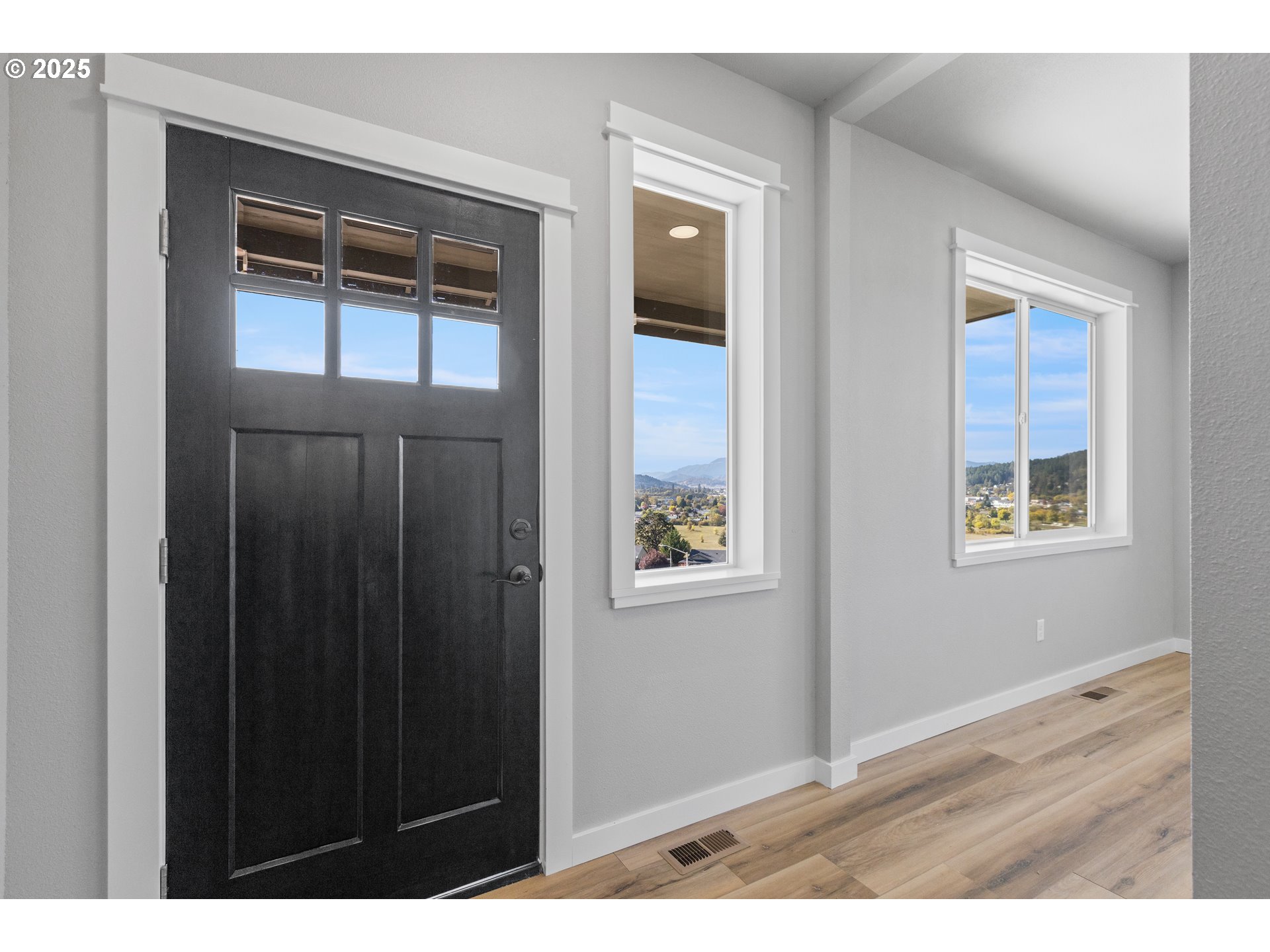 664 Brooks Loop Sutherlin, OR 97479 - Photo 4 of 45