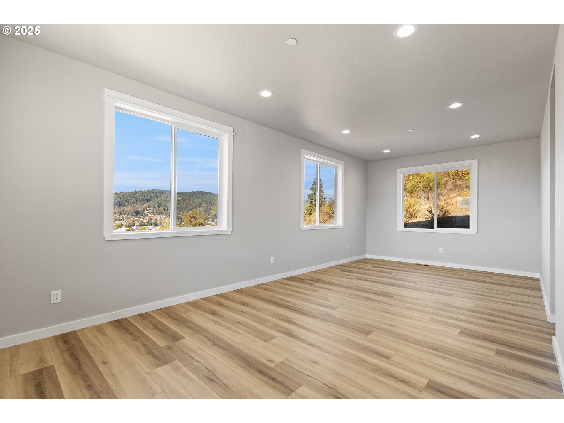 664 Brooks Loop Sutherlin, OR 97479 - Photo 6 of 45