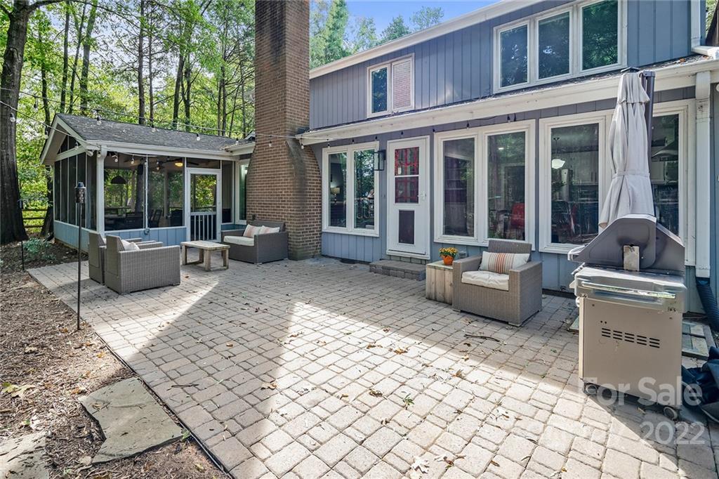 5428 Hillingdon Road Charlotte, NC 28226 - Photo 32 of 36 a house view with a sitting space