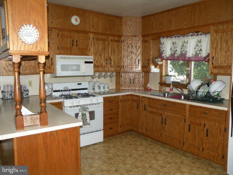 267 Hammertown Road Narvon, PA 17555 - Photo 8 of 32 Gallery Image 8
