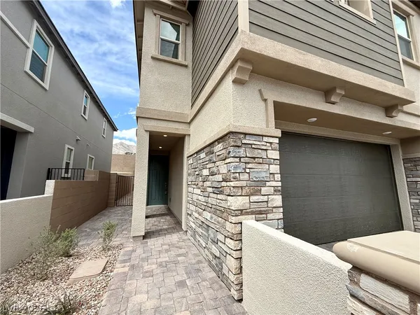 $3,460 | 101 Silver Run Lane, Las Vegas, NV 89138
