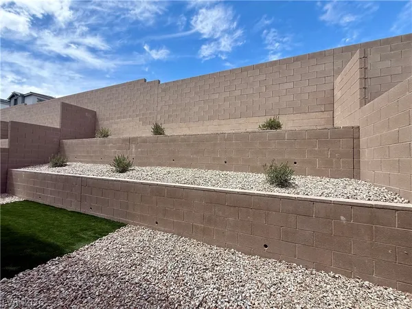 $3,460 | 101 Silver Run Lane, Las Vegas, NV 89138