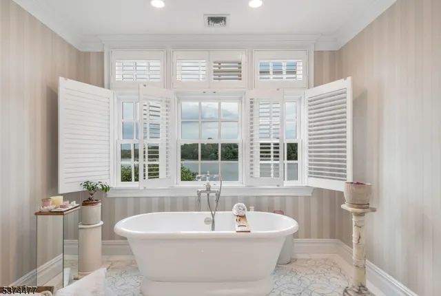 $4,550,000 | 311 Algonquin Road, Franklin Lakes, NJ 07417