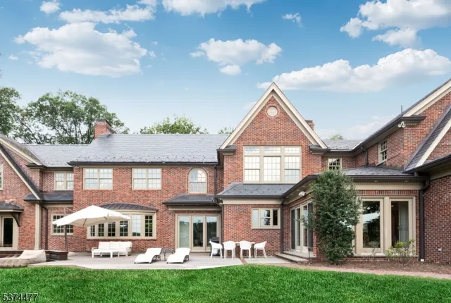 $4,550,000 | 311 Algonquin Road, Franklin Lakes, NJ 07417