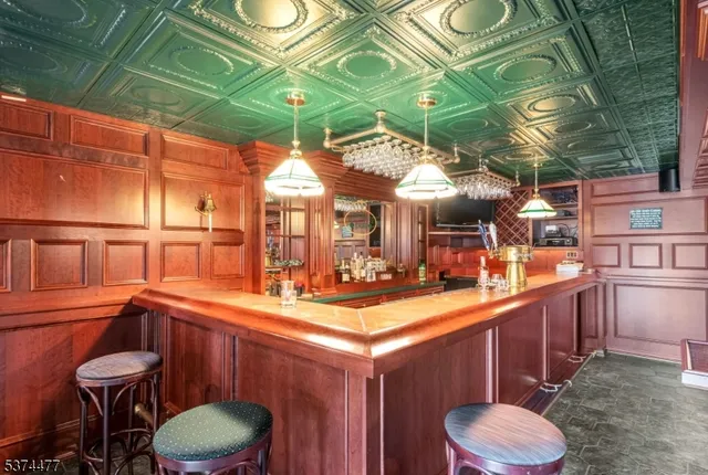 $4,550,000 | 311 Algonquin Road, Franklin Lakes, NJ 07417