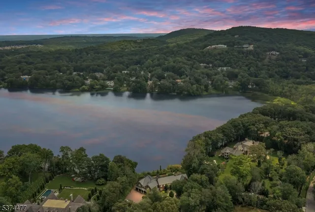 $4,550,000 | 311 Algonquin Road, Franklin Lakes, NJ 07417