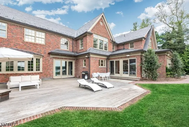 $4,550,000 | 311 Algonquin Road, Franklin Lakes, NJ 07417