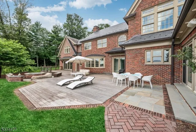 $4,550,000 | 311 Algonquin Road, Franklin Lakes, NJ 07417