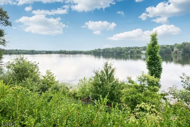 $4,550,000 | 311 Algonquin Road, Franklin Lakes, NJ 07417