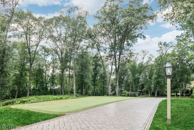 $4,550,000 | 311 Algonquin Road, Franklin Lakes, NJ 07417