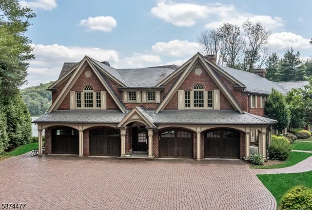 $4,550,000 | 311 Algonquin Road, Franklin Lakes, NJ 07417